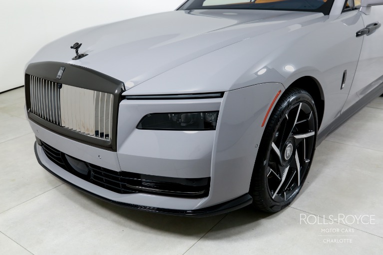 New-2025-Rolls-Royce-Black-Badge-Spectre