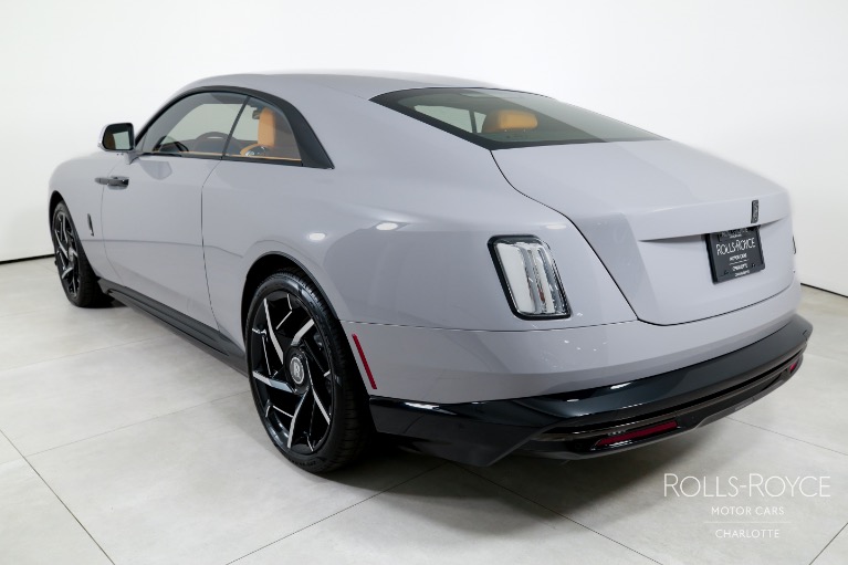 New-2025-Rolls-Royce-Black-Badge-Spectre