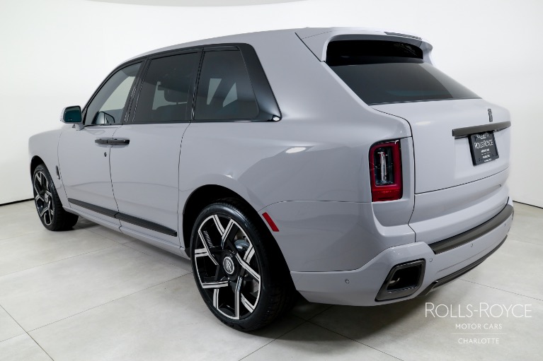 New-2025-Rolls-Royce-Black-Badge-Cullinan