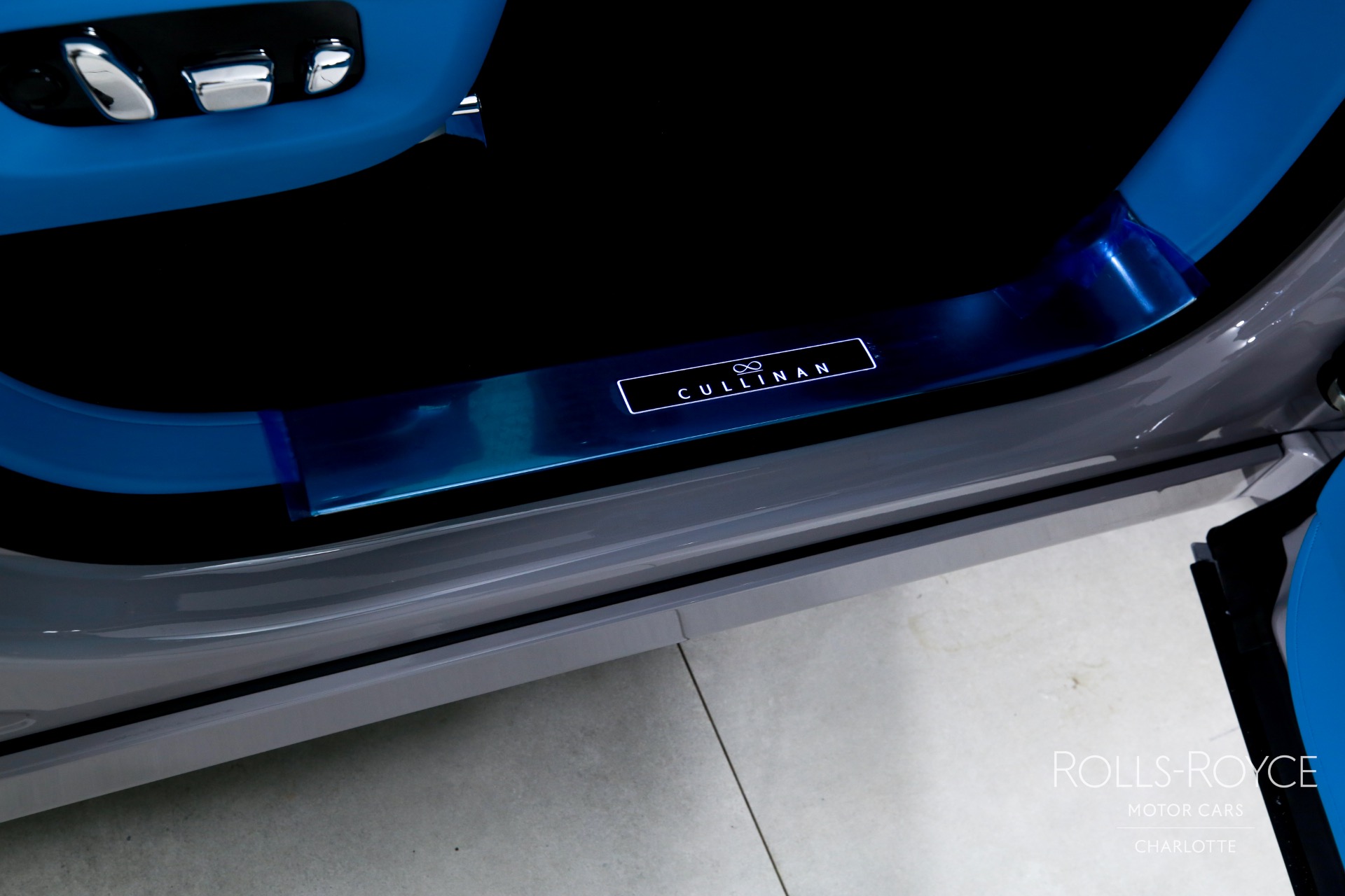 New 2025 Rolls-Royce Black Badge Cullinan | Charlotte, NC