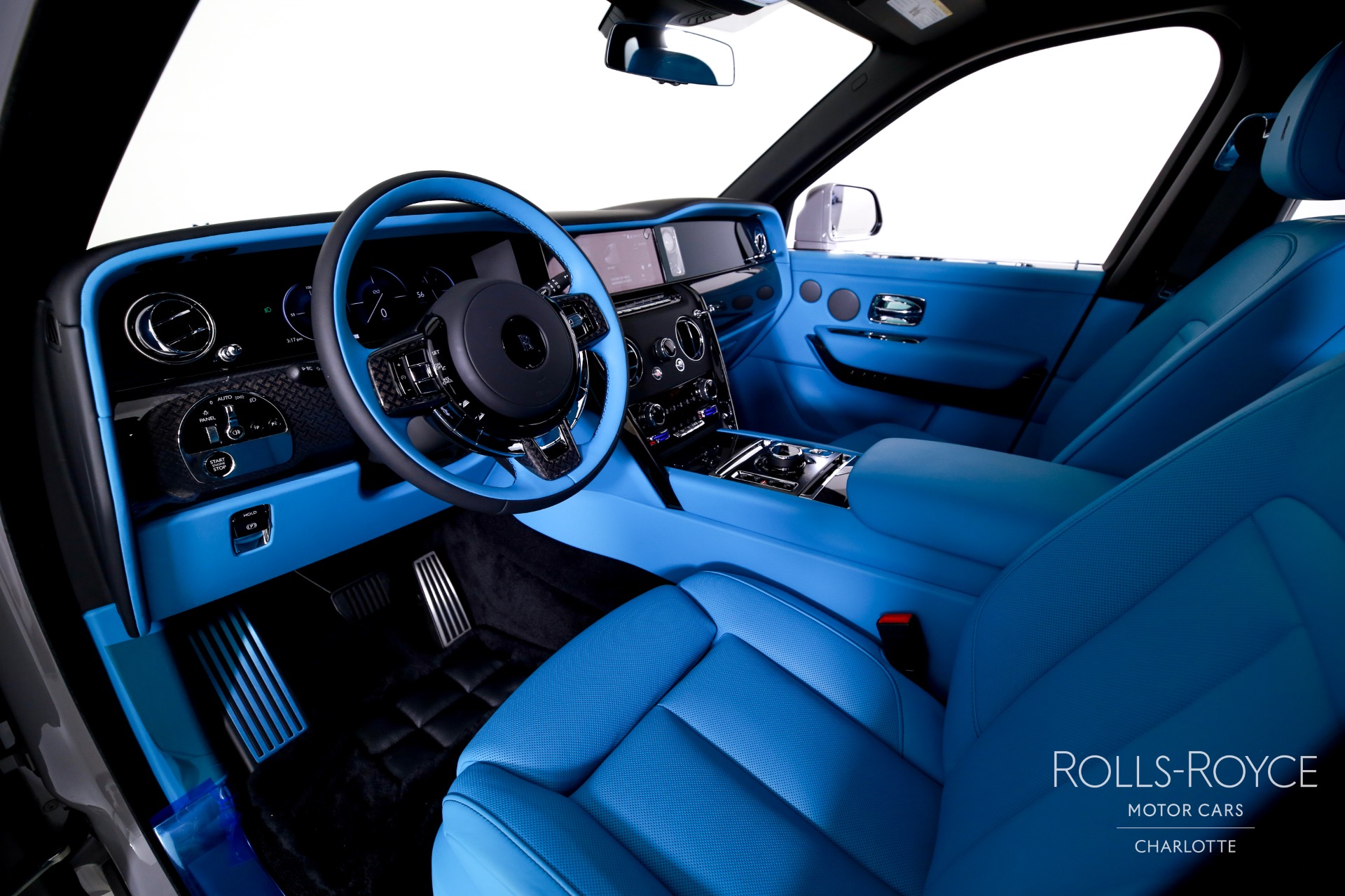 New 2025 Rolls-Royce Black Badge Cullinan | Charlotte, NC