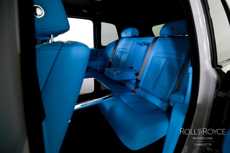 New-2025-Rolls-Royce-Black-Badge-Cullinan