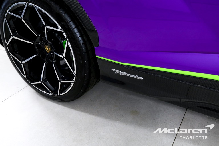 Used-2024-Lamborghini-Urus-Performante