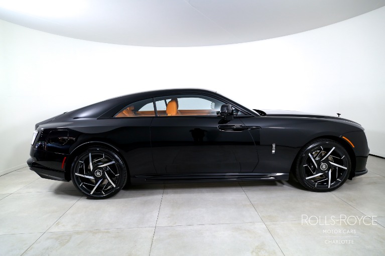 New-2025-Rolls-Royce-Black-Badge-Spectre