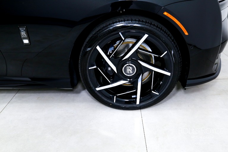 New-2025-Rolls-Royce-Black-Badge-Spectre