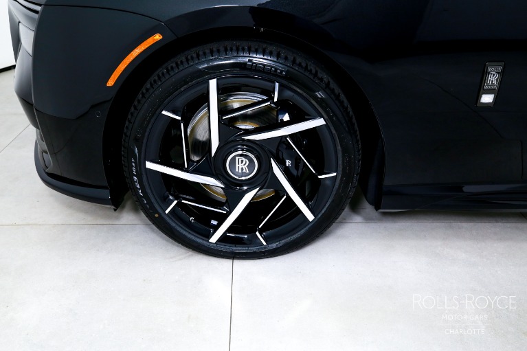New-2025-Rolls-Royce-Black-Badge-Spectre