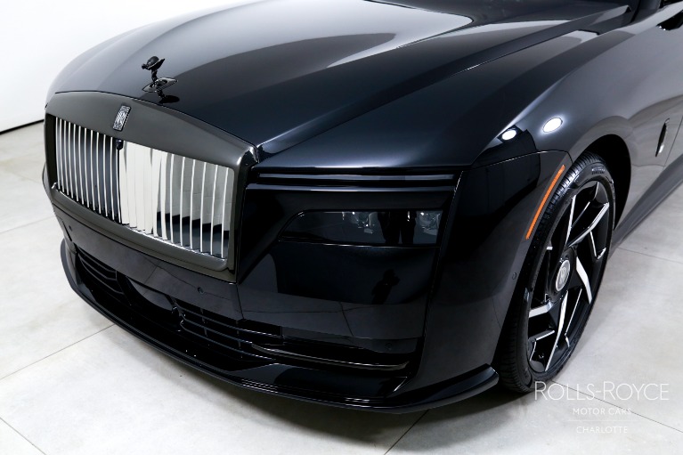 New-2025-Rolls-Royce-Black-Badge-Spectre