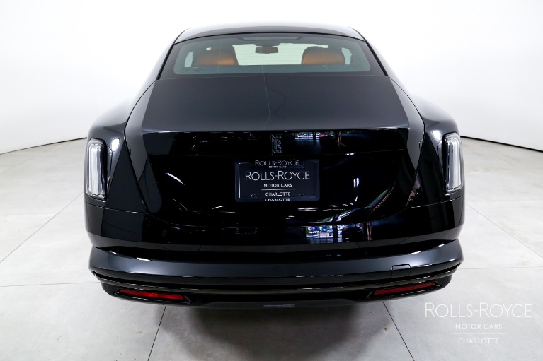 New-2025-Rolls-Royce-Black-Badge-Spectre