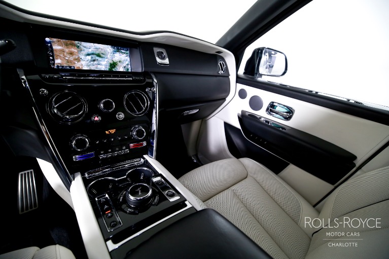 Used-2022-Rolls-Royce-Cullinan