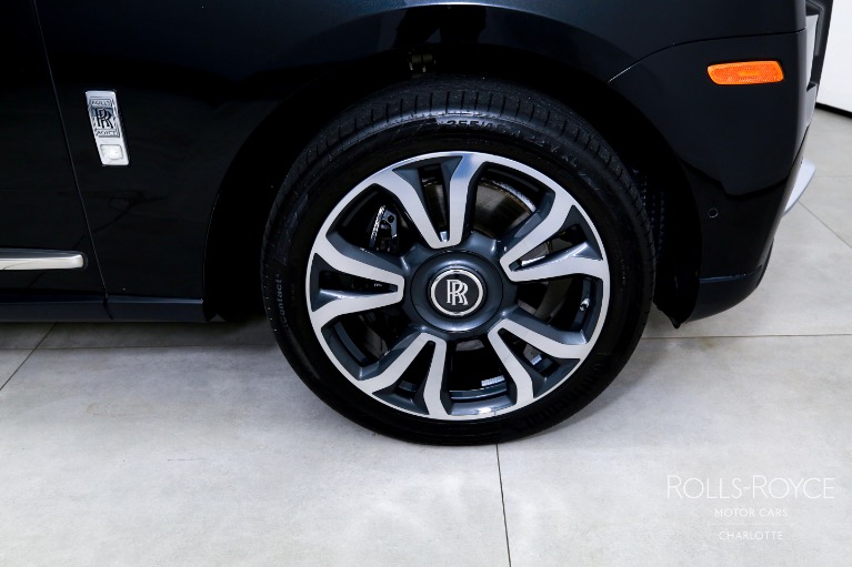 Used-2022-Rolls-Royce-Cullinan