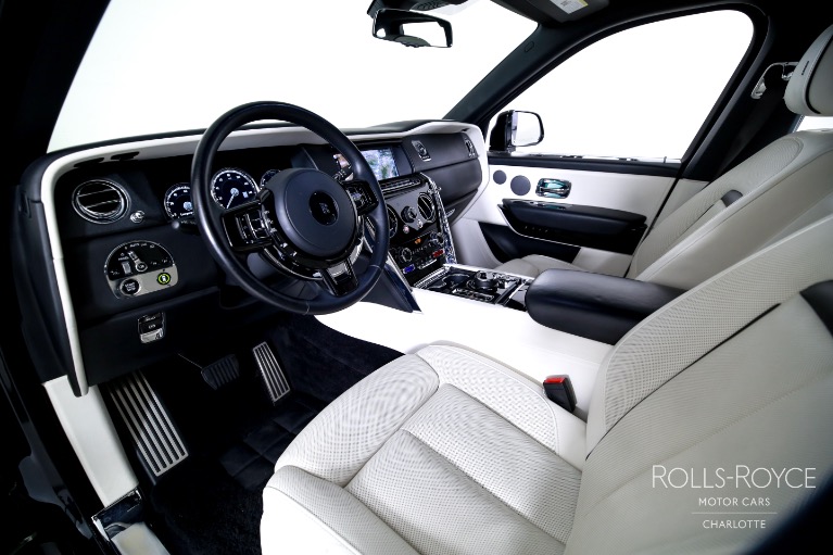 Used-2022-Rolls-Royce-Cullinan