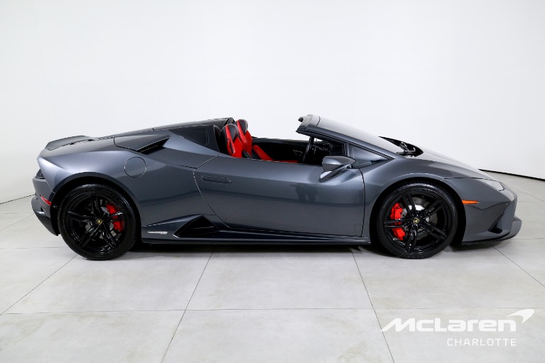 Used-2022-Lamborghini-Huracan-EVO-Spyder