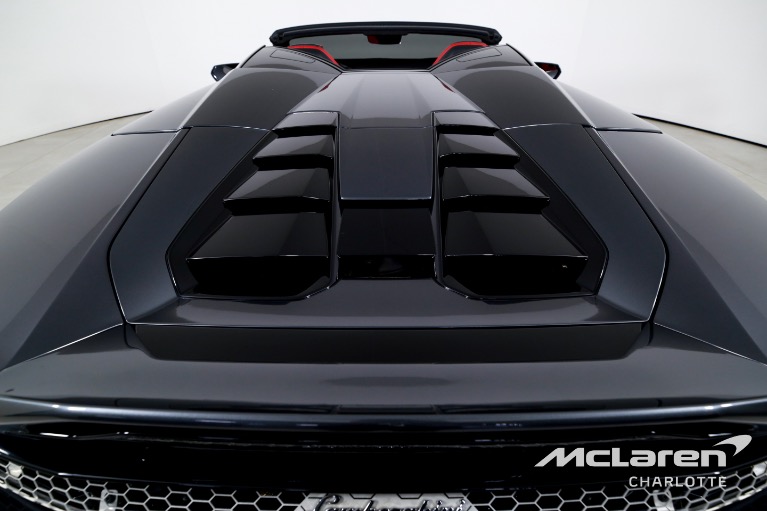 Used-2022-Lamborghini-Huracan-EVO-Spyder