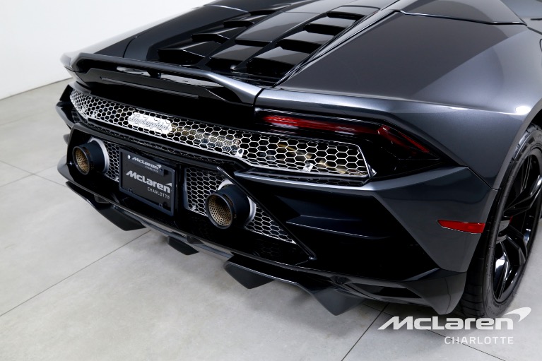 Used-2022-Lamborghini-Huracan-EVO-Spyder