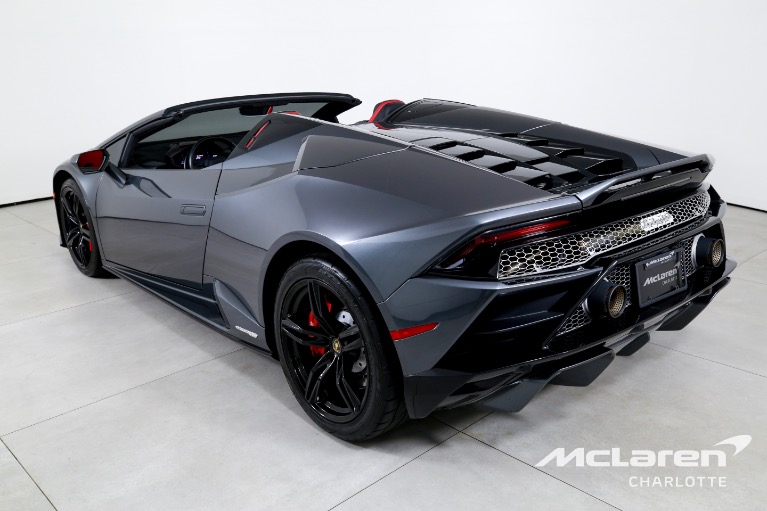 Used-2022-Lamborghini-Huracan-EVO-Spyder