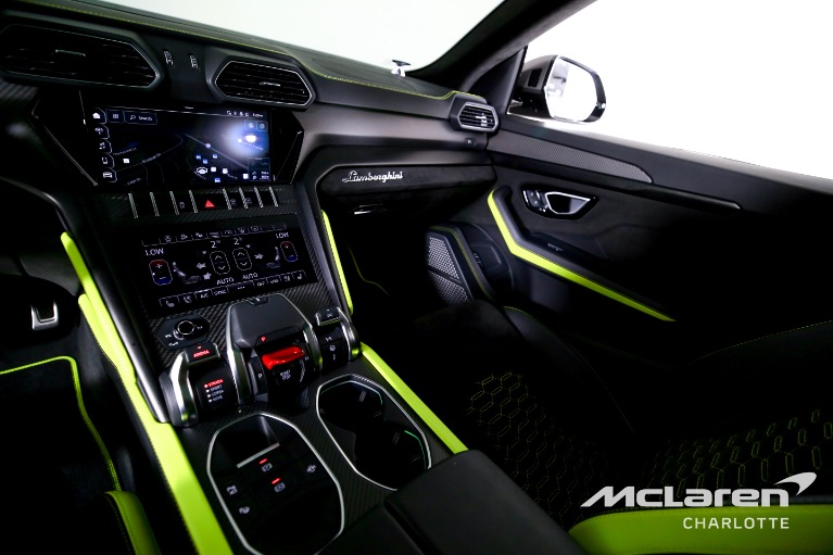 Used-2022-Lamborghini-Urus