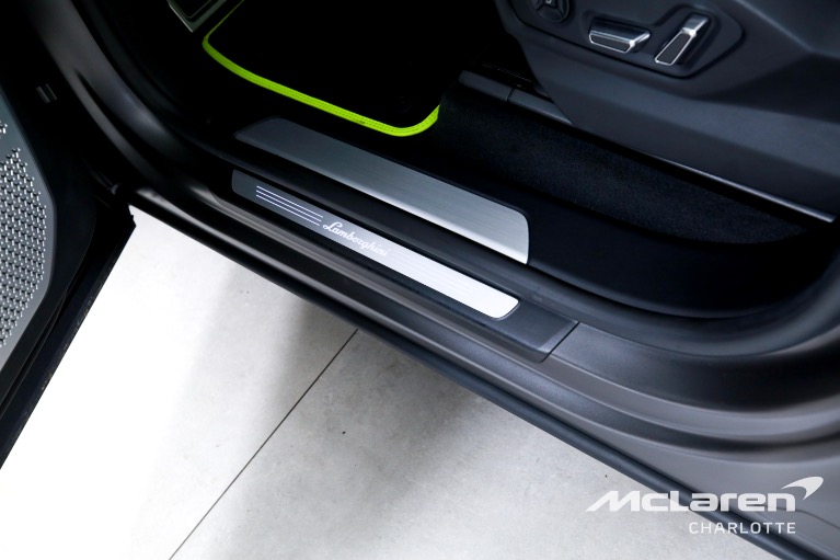 Used-2022-Lamborghini-Urus