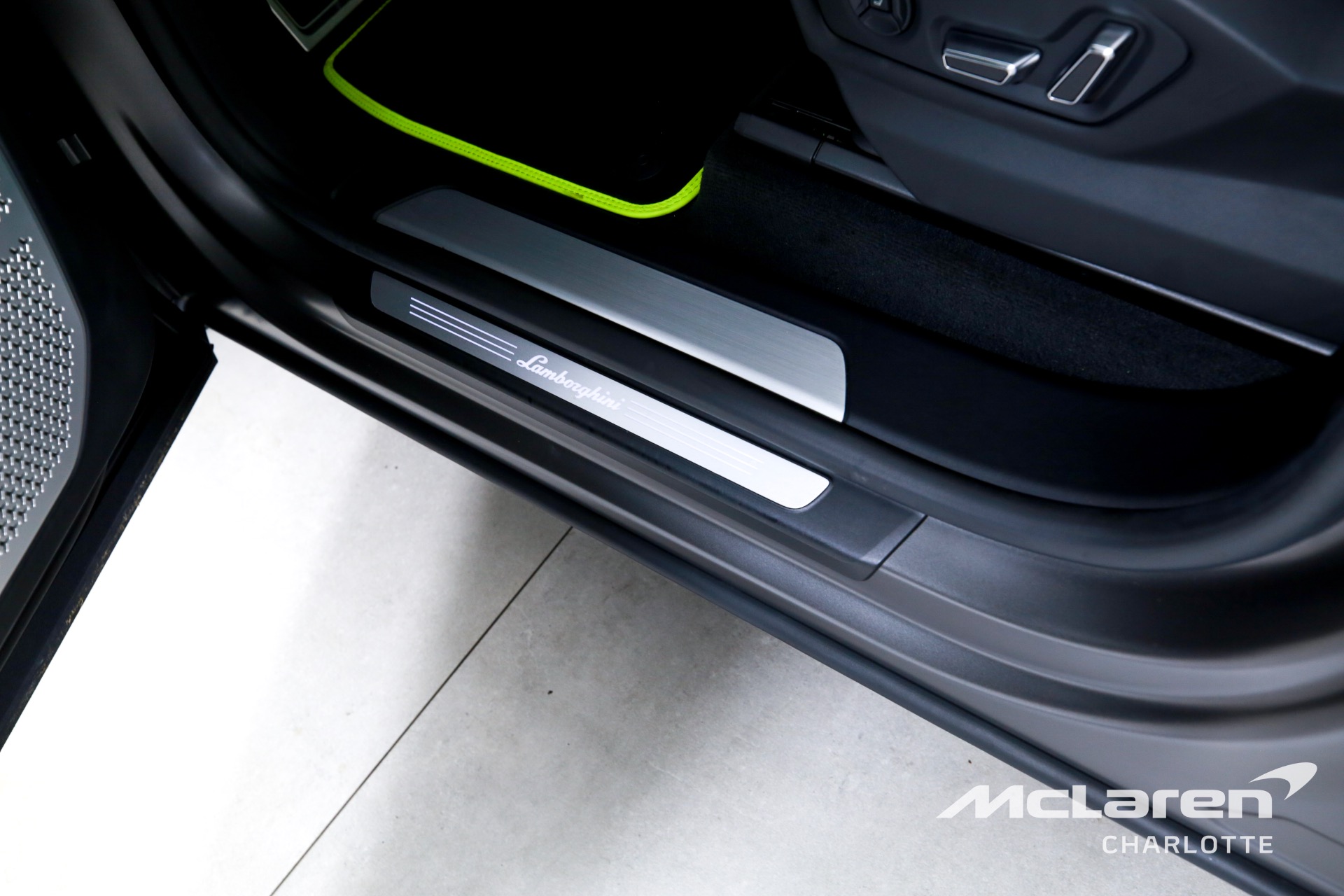 Used 2022 Lamborghini Urus GRAPHITE CAPSULE | Charlotte, NC