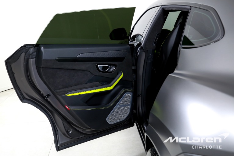 Used-2022-Lamborghini-Urus