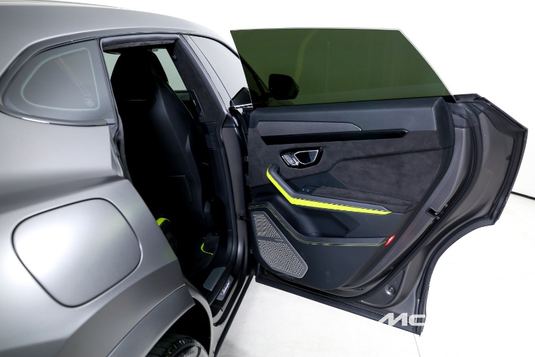 Used-2022-Lamborghini-Urus