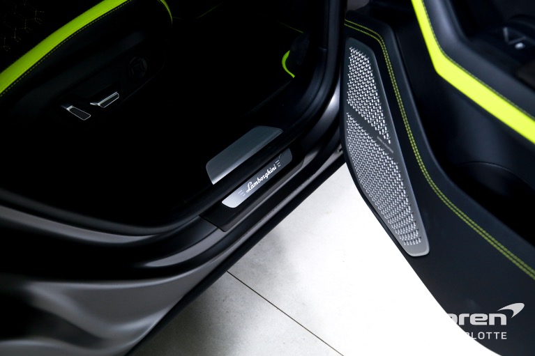 Used-2022-Lamborghini-Urus-GRAPHITE-CAPSULE