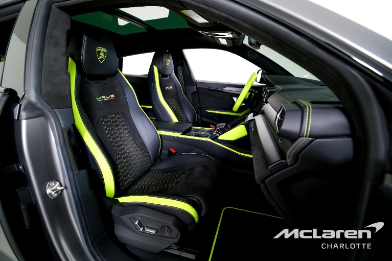 Used-2022-Lamborghini-Urus