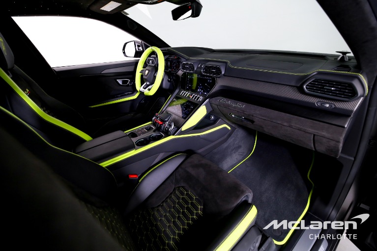 Used-2022-Lamborghini-Urus