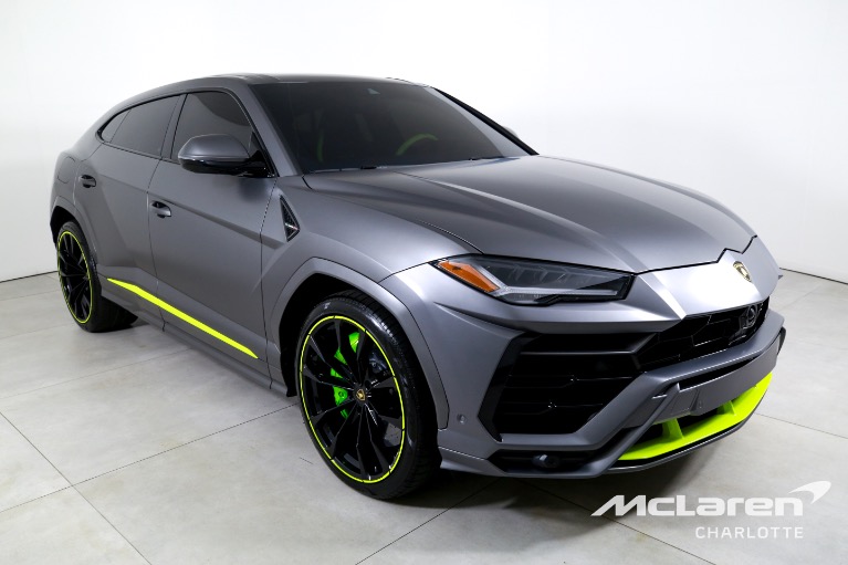 Used-2022-Lamborghini-Urus