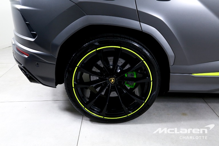 Used-2022-Lamborghini-Urus