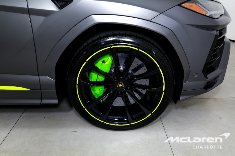 Used-2022-Lamborghini-Urus