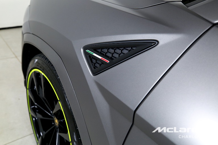 Used-2022-Lamborghini-Urus