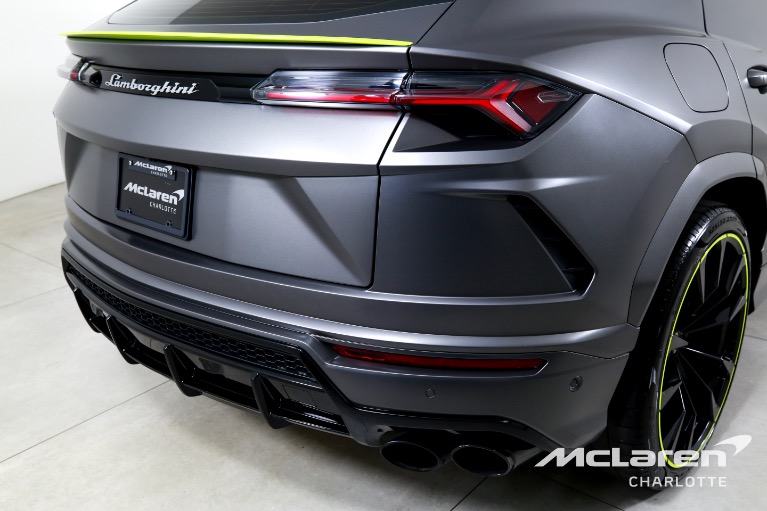 Used-2022-Lamborghini-Urus
