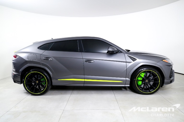 Used-2022-Lamborghini-Urus