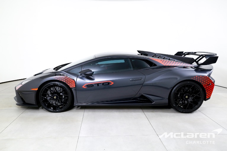Used-2022-Lamborghini-Huracan-STO