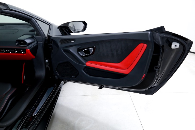 Used-2023-Lamborghini-Huracan-EVO-Spyder