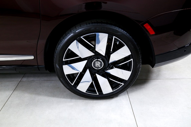 Used-2025-Rolls-Royce-Cullinan