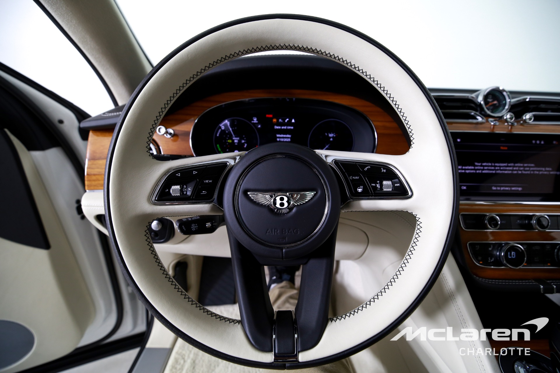Used 2023 Bentley Bentayga Hybrid | Charlotte, NC