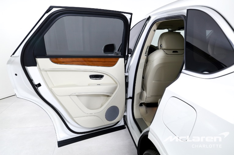 Used-2023-Bentley-Bentayga-Hybrid