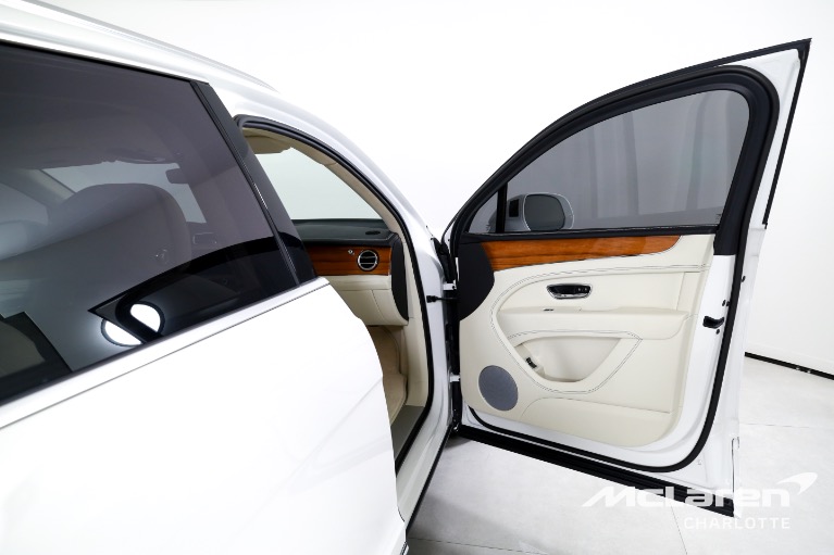 Used-2023-Bentley-Bentayga-Hybrid