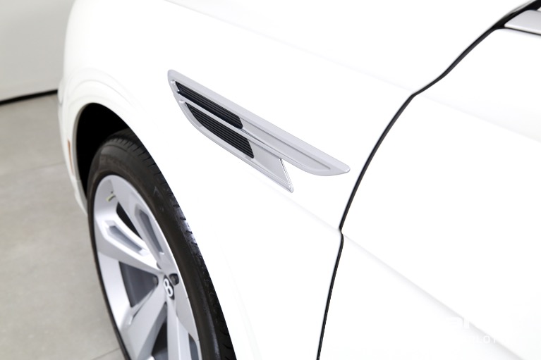 Used-2023-Bentley-Bentayga-Hybrid