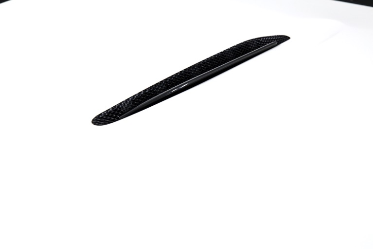 Used-2025-Aston-Martin-DBX-707