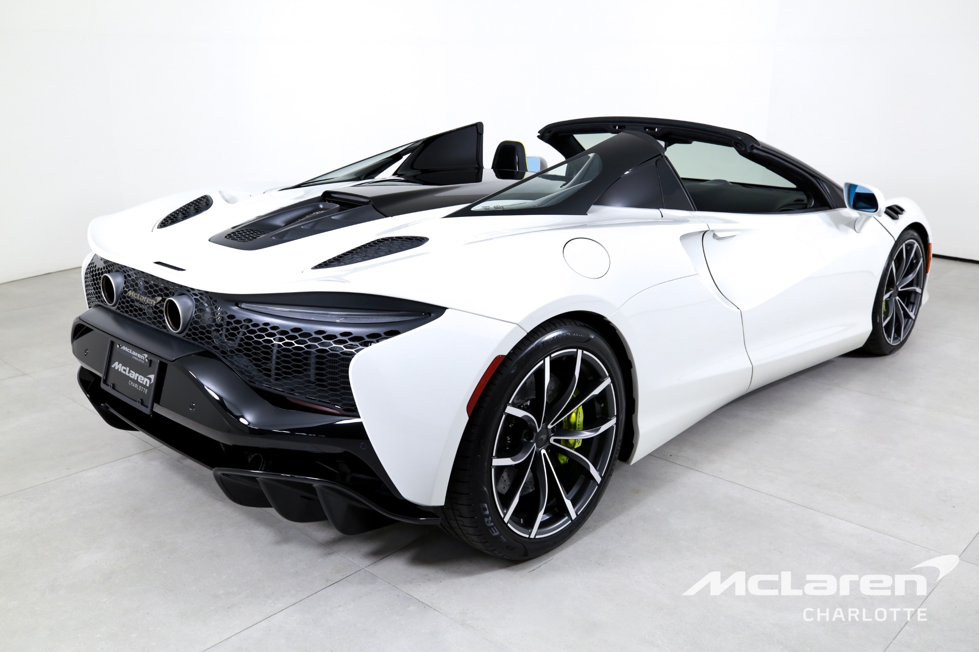 Used 2025 McLaren Artura Spider  | Charlotte, NC
