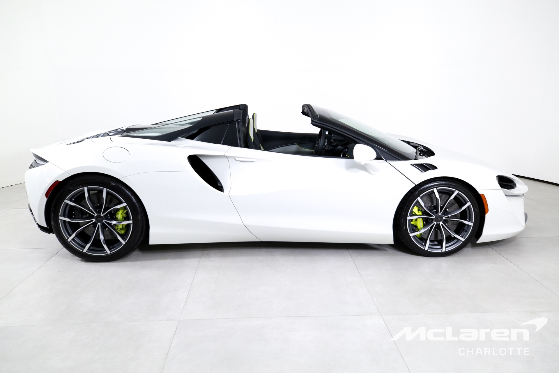 Used 2025 McLaren Artura Spider  | Charlotte, NC
