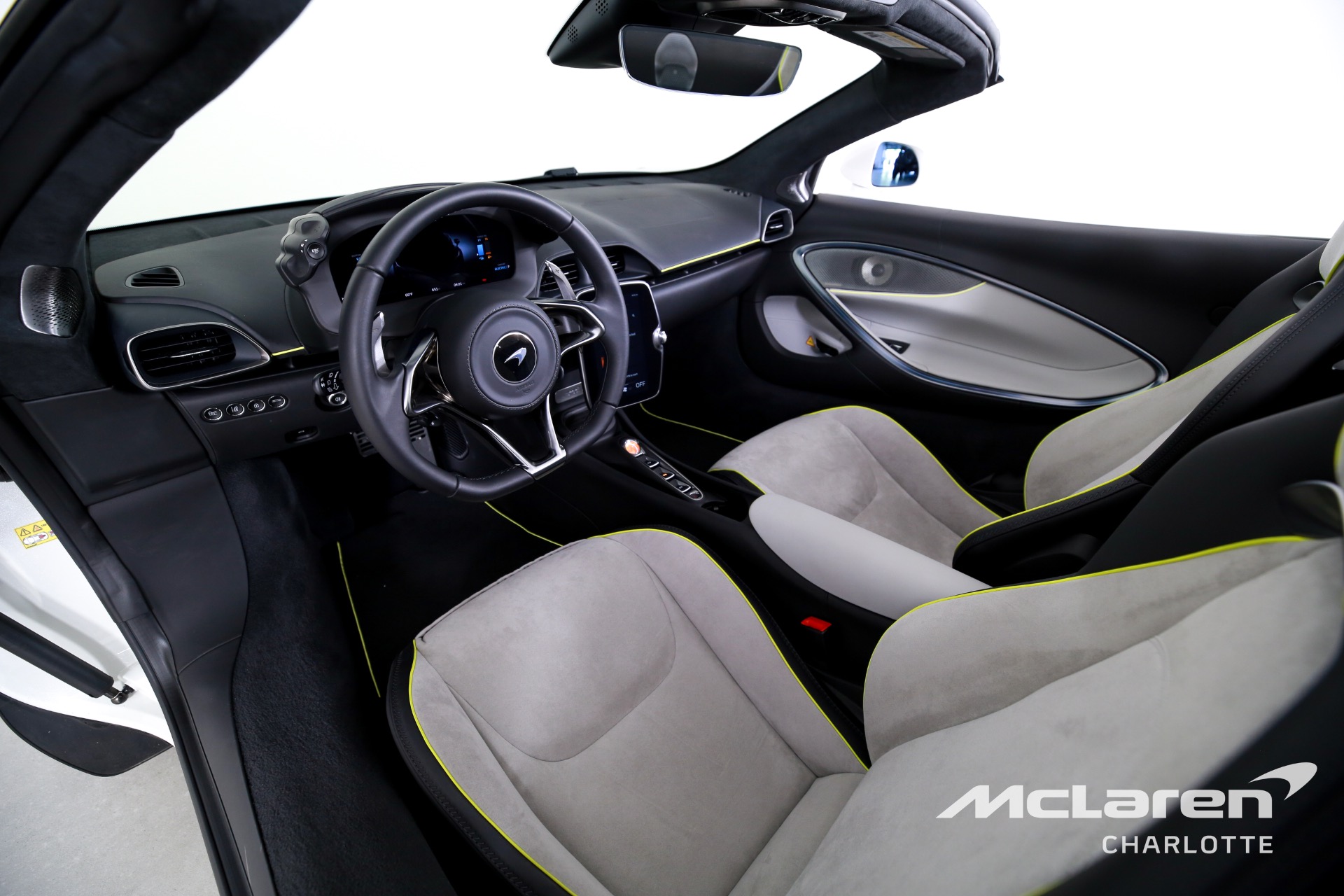 Used 2025 McLaren Artura Spider  | Charlotte, NC