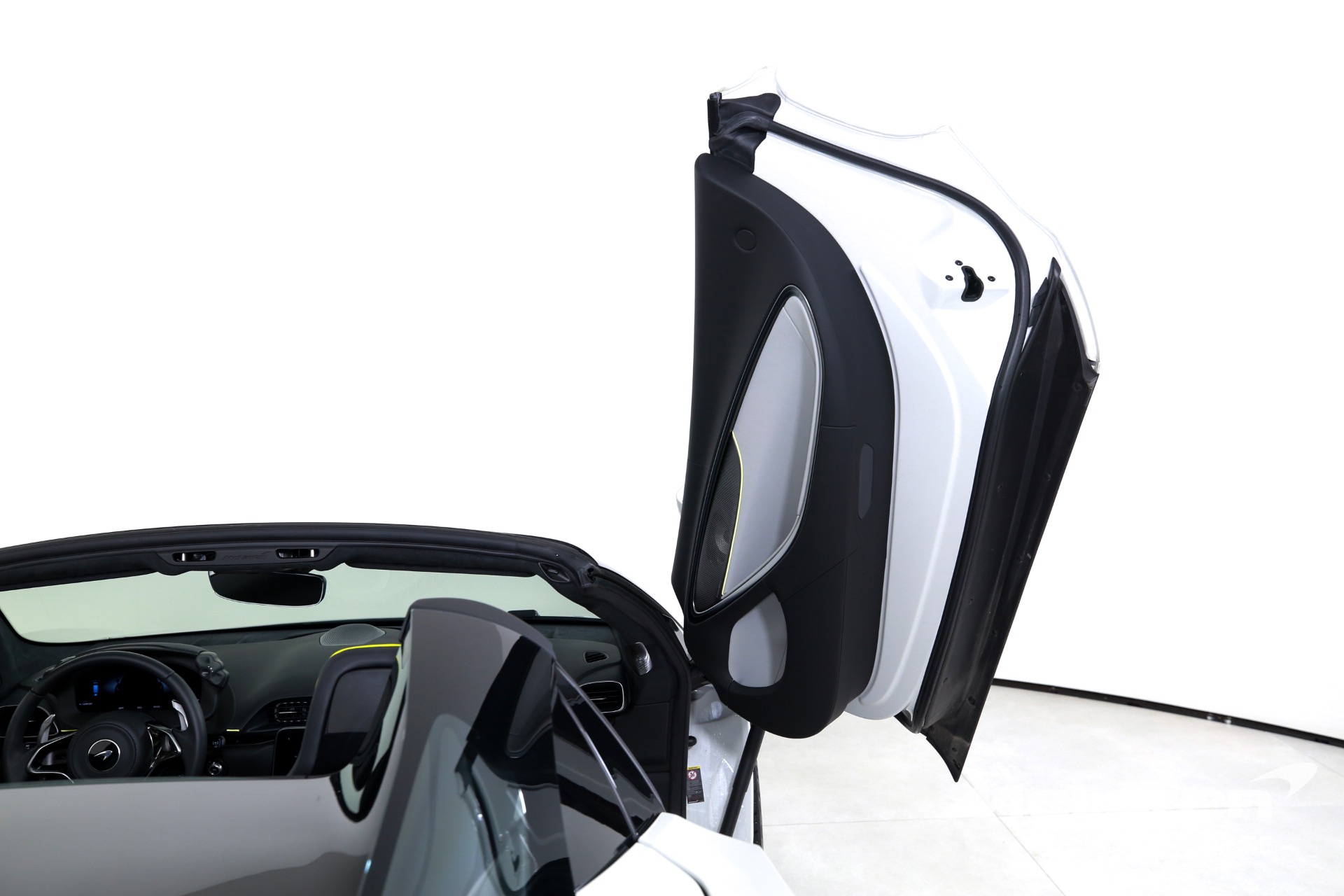 Used 2025 McLaren Artura Spider  | Charlotte, NC