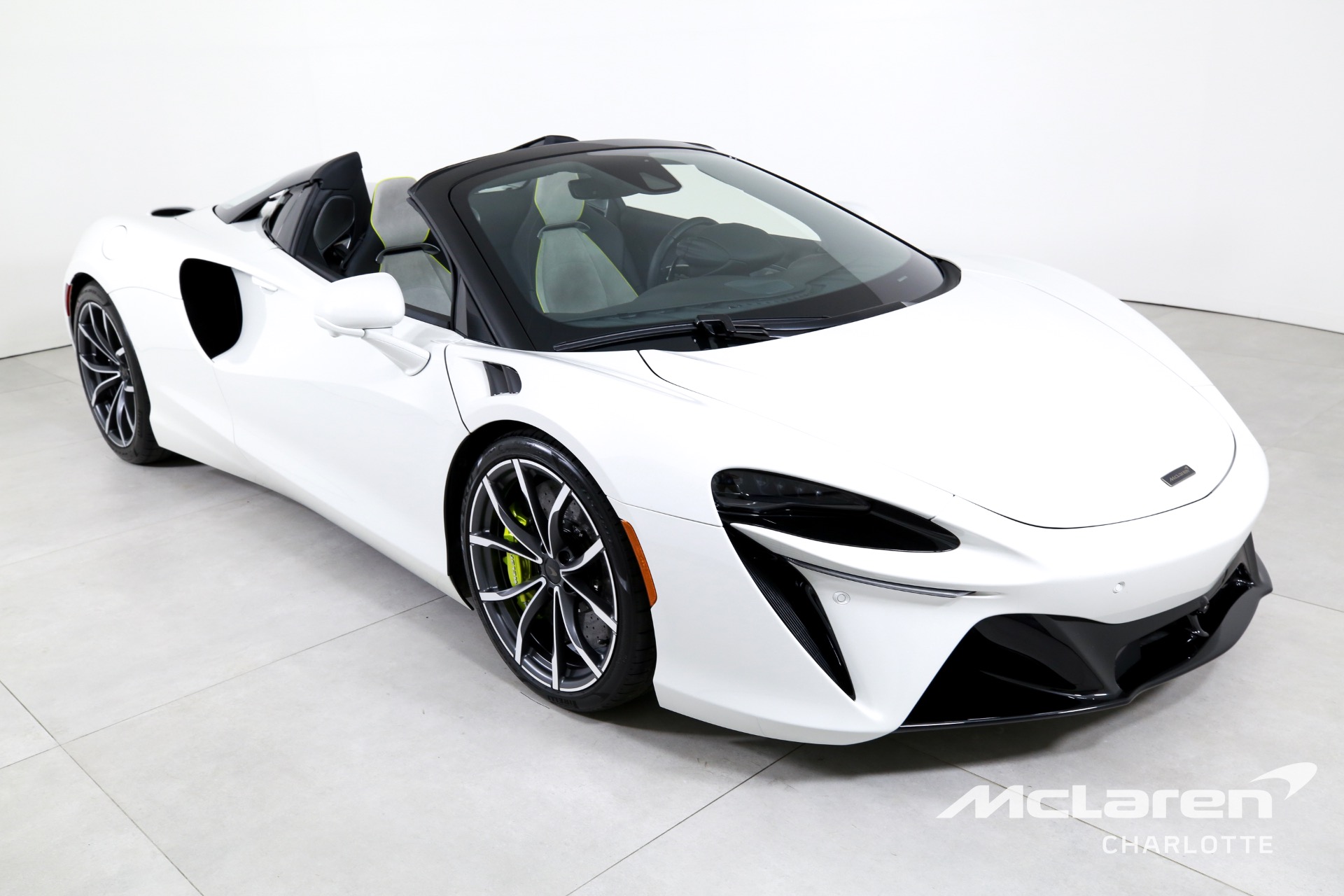 Used 2025 McLaren Artura Spider  | Charlotte, NC