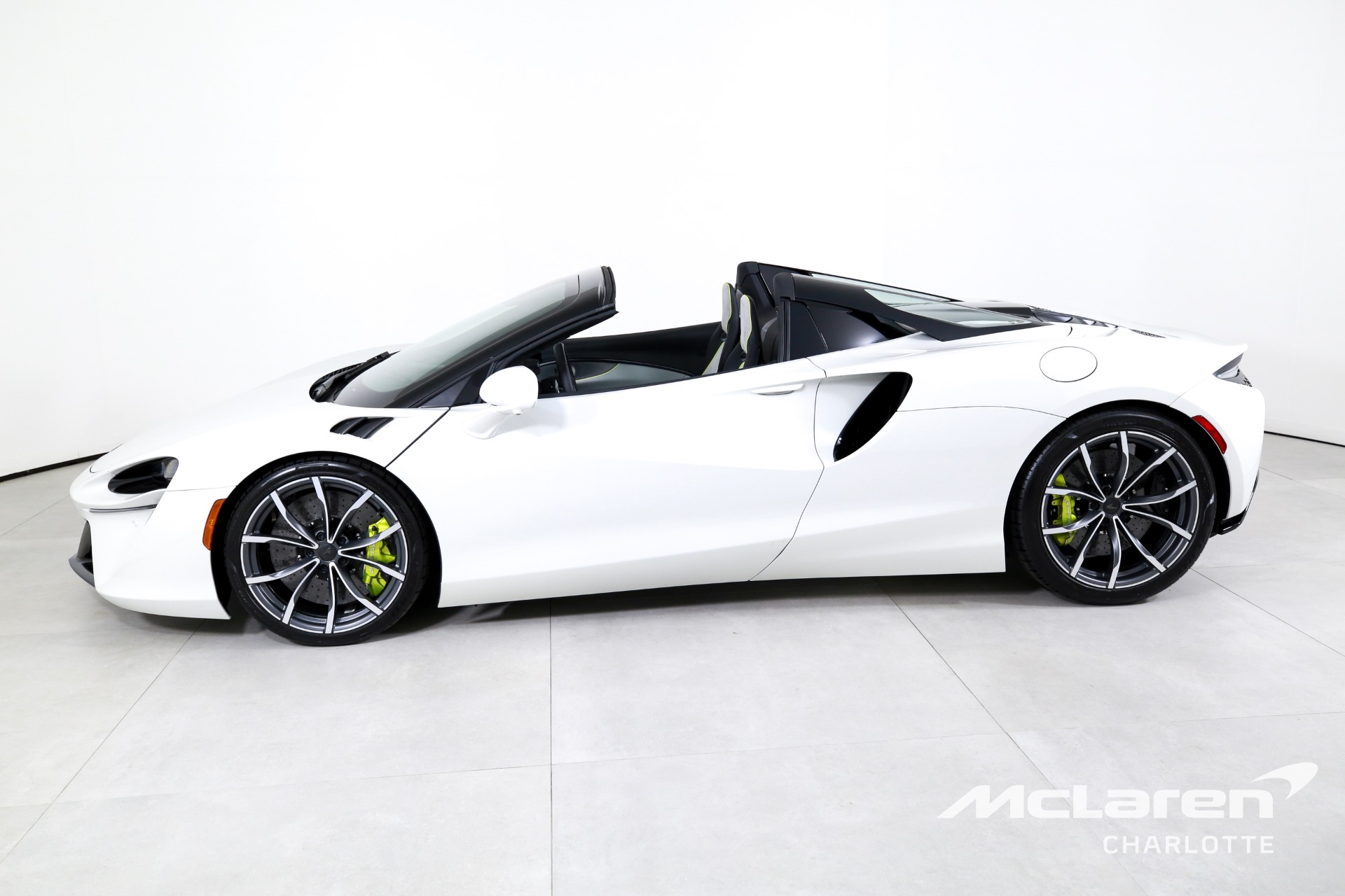 Used 2025 McLaren Artura Spider  | Charlotte, NC