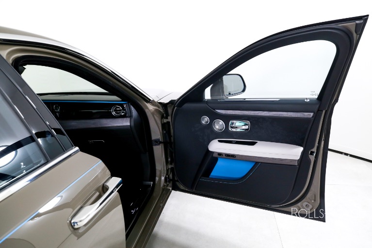 Used-2025-Rolls-Royce-Ghost