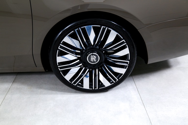 Used-2025-Rolls-Royce-Ghost