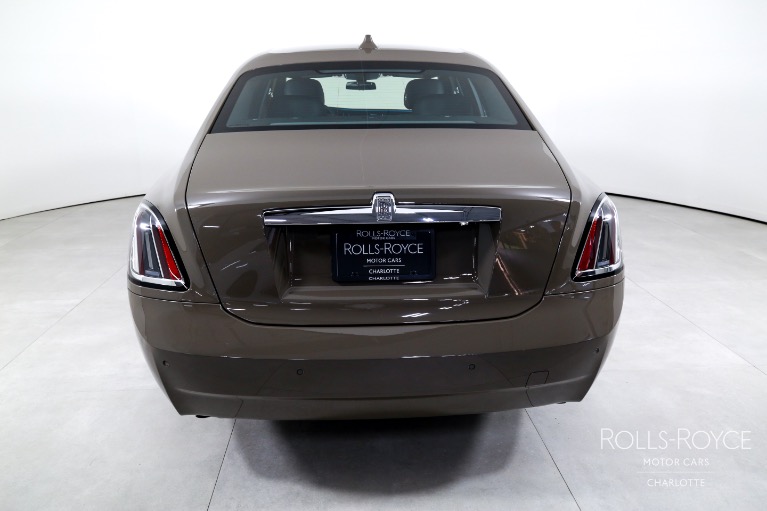 Used-2025-Rolls-Royce-Ghost